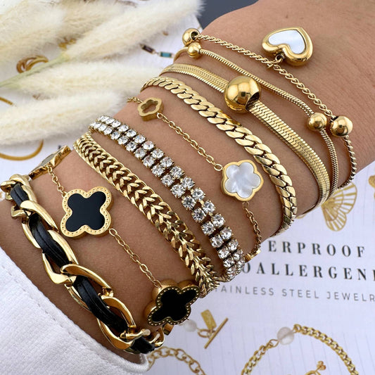 Exquise 18K vergulde armband met zwarte bloemen