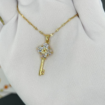 Halskette aus 18 Karat vergoldetem Edelstahl mit Schlüsselanhänger